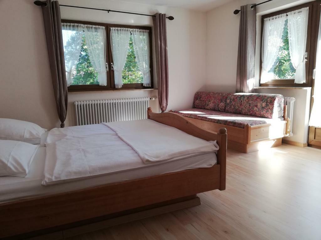 Gaestehaus Roessle Rötenbach Zewnętrze zdjęcie